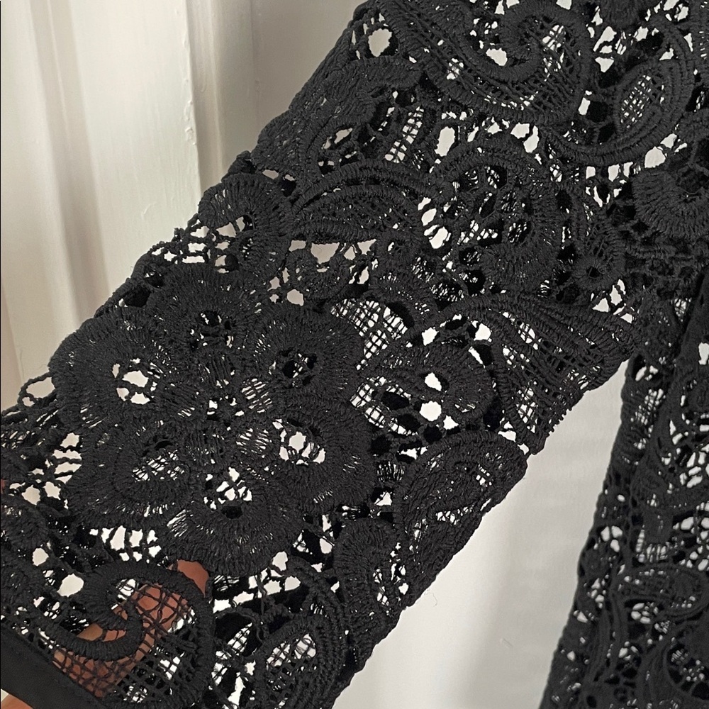 Black Floral Lace Blouse size M - Picture 4 of 5